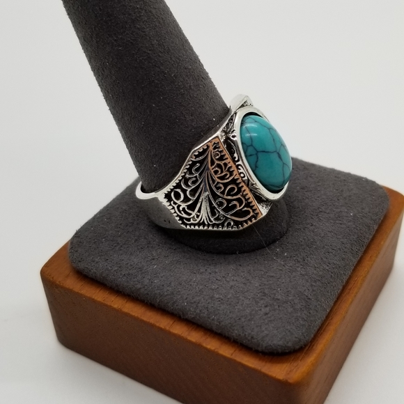 Silver with turquios badge - Picture 2 of 2